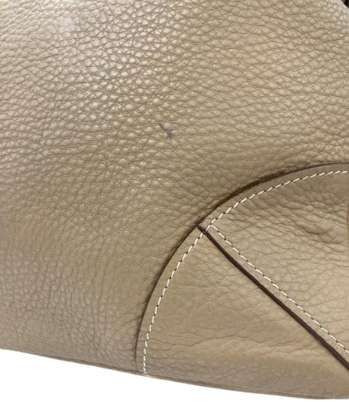 PRADA（プラダ）PRADA (プラダ) ショルダーバッグ ベージュの古着・服飾アイテム