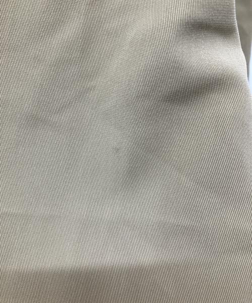 allureville（アルアバイル）allureville (アルアバイル) CRISPYカルゼターンバックシャツ ベージュ サイズ:2の古着・服飾アイテム