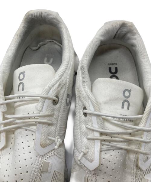 on（オン）On (オン) Cloud 5　クラウド5  スニーカー　ランニングシューズ　ランニングスニーカー　スポーツ　アウトドア ホワイト サイズ:US M9の古着・服飾アイテム