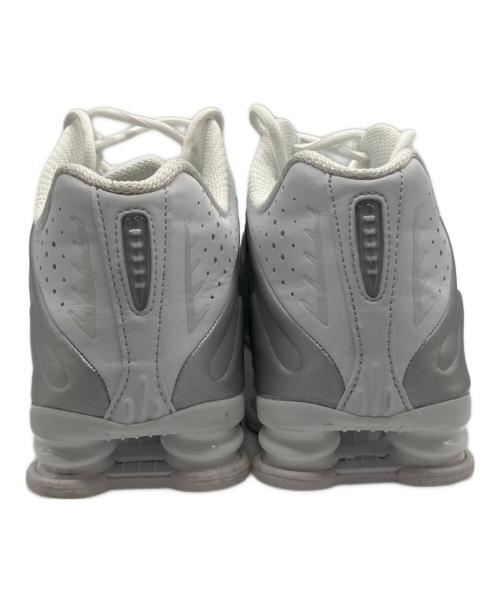 NIKE（ナイキ）NIKE (ナイキ) SHOX R4 ホワイト サイズ:28.5の古着・服飾アイテム