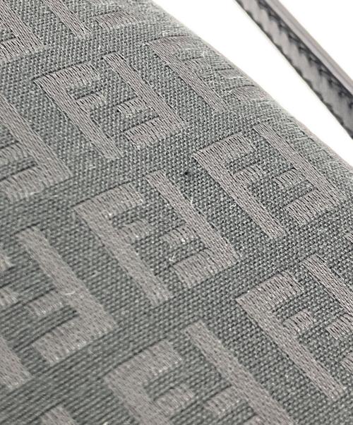 FENDI（フェンディ）FENDI (フェンディ) ズッキーノ柄 ショルダーバッグ ブラックの古着・服飾アイテム