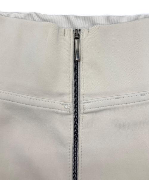 MaxMara LEISURE（マックスマーラレジャー）MaxMara LEISURE (マックスマーラレジャー) フロントジップスカート ホワイト サイズ:Sの古着・服飾アイテム