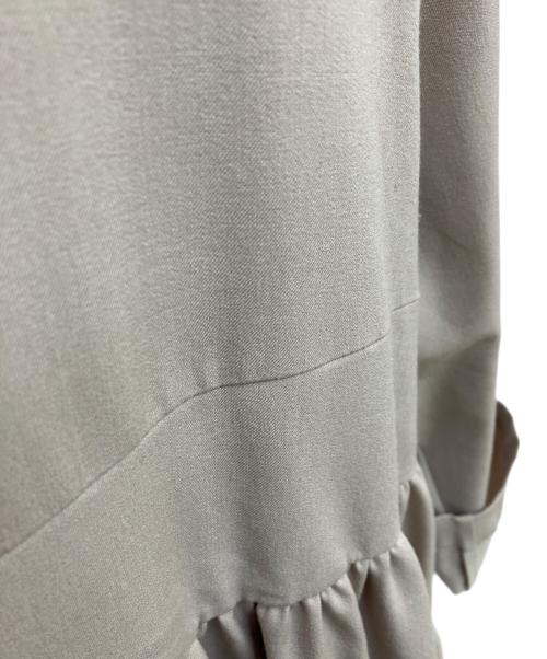 YORI（ヨリ）YORI (ヨリ) ティアードロングブラウス ベージュ サイズ:38の古着・服飾アイテム