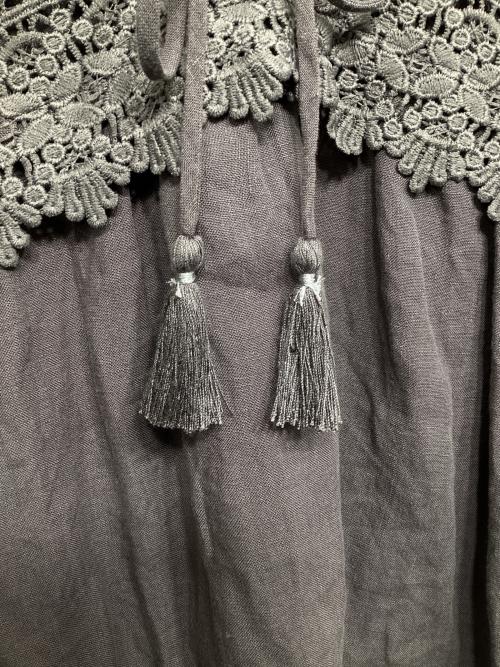 CLOTH&CROSS（クロスアンドクロス）CLOTH&CROSS (クロスアンドクロス) クラシックレースブラウス グレー サイズ:Fの古着・服飾アイテム