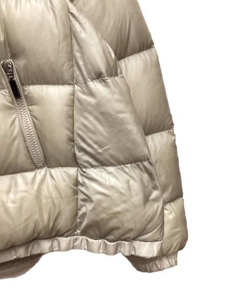 MONCLER（モンクレール）MONCLER (モンクレール) ダウンジャケット ベージュの古着・服飾アイテム