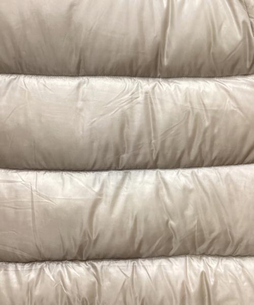 MONCLER（モンクレール）MONCLER (モンクレール) ダウンジャケット ベージュの古着・服飾アイテム