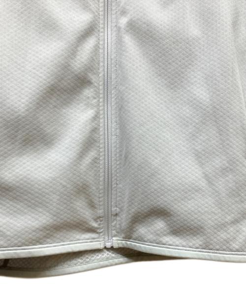 ARC'TERYX（アークテリクス）ARC'TERYX (アークテリクス) アウトドアウェア(ジャケット) グレー サイズ:SIZE Mの古着・服飾アイテム