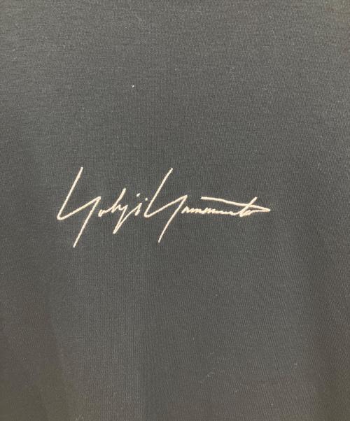 Yohji Yamamoto pour homme（ヨウジヤマモト プールオム）Yohji Yamamoto pour homme (ヨウジヤマモト プールオム) New Era (ニューエラ) ROUND HEM SHORT SLEEVES TEE ブラック サイズ:XLの古着・服飾アイテム