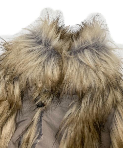PERVERZE（パーバーズ）PERVERZE (パーバーズ) リバーシブルフェイクファーコート ベージュ×ブラウン サイズ:Fの古着・服飾アイテム