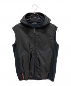 PRADAプラダ）の古着「フーデットベスト」｜ブラック