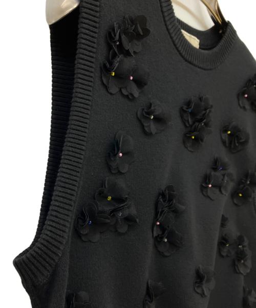 UNITED ARROWS（ユナイテッドアローズ）UNITED ARROWS (ユナイテッドアローズ) 3D フラワーモチーフ ノースリーブ ニットベスト ブラック サイズ:Freeの古着・服飾アイテム