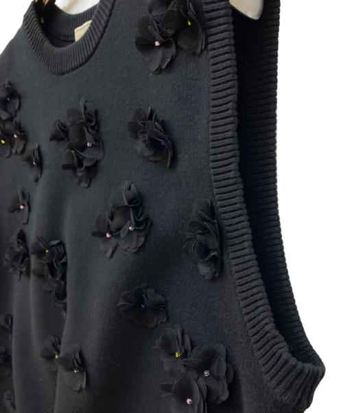 UNITED ARROWS（ユナイテッドアローズ）UNITED ARROWS (ユナイテッドアローズ) 3D フラワーモチーフ ノースリーブ ニットベスト ブラック サイズ:Freeの古着・服飾アイテム