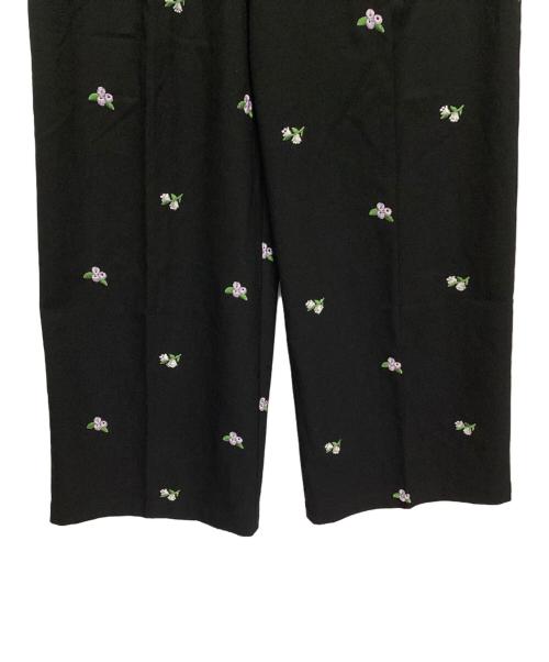 FANO（ファノ）FANO (ファノ) フラワーステッチセンタープレスストレートスラックス ブラック サイズ:Sの古着・服飾アイテム