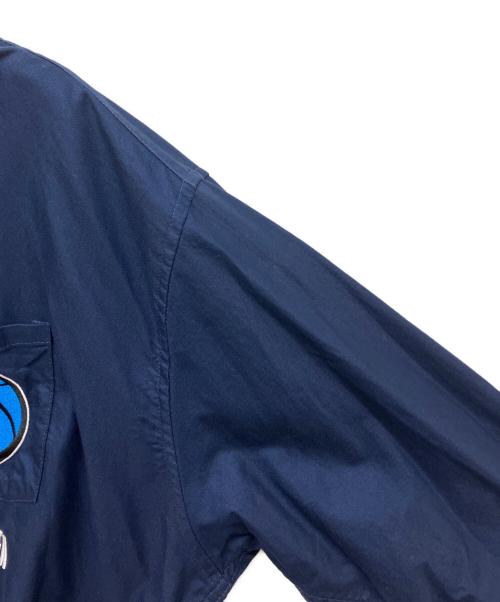 WIND AND SEA（ウィンダンシー）WIND AND SEA (ウィンダンシー) NBA (エヌビーエー) ボタンダウンシャツ ネイビー サイズ:Mの古着・服飾アイテム