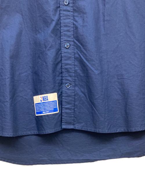 WIND AND SEA（ウィンダンシー）WIND AND SEA (ウィンダンシー) NBA (エヌビーエー) ボタンダウンシャツ ネイビー サイズ:Mの古着・服飾アイテム