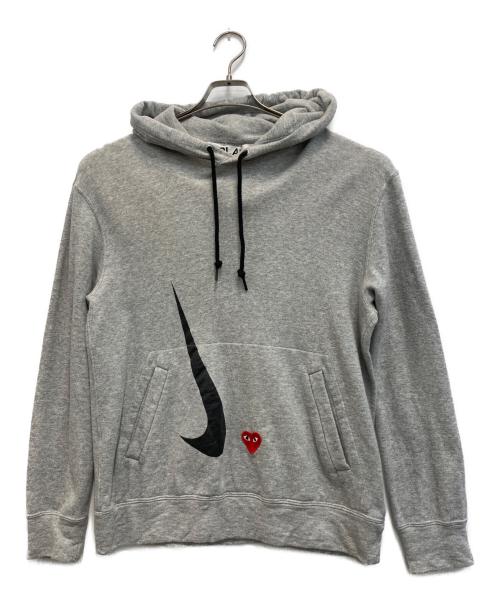 PLAY COMME des GARCONS（プレイコムデギャルソン）PLAY COMME des GARCONS (プレイコムデギャルソン) NIKE (ナイキ) プルオーバーパーカー グレー サイズ:Lの古着・服飾アイテム