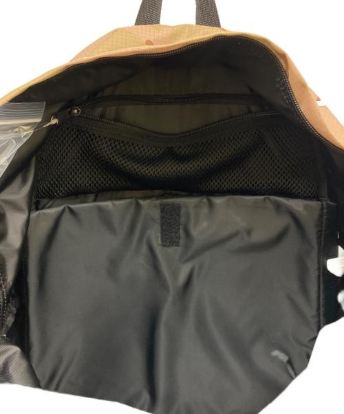 EASTPAK（イーストパック）EASTPAK (イーストパック) バックパック ベージュの古着・服飾アイテム