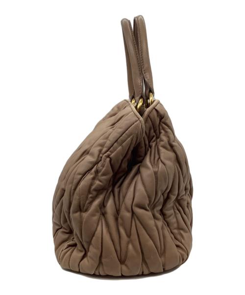 MIU MIU（ミュウミュウ）MIU MIU (ミュウミュウ) 2WAYショルダーバッグ ベージュの古着・服飾アイテム