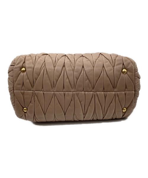 MIU MIU（ミュウミュウ）MIU MIU (ミュウミュウ) 2WAYショルダーバッグ ベージュの古着・服飾アイテム