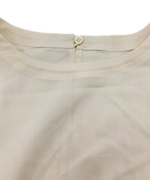 ETRE TOKYO（エトレトウキョウ）ETRE TOKYO (エトレトウキョウ) シングルカフスクルーネックトップス アイボリー サイズ:FREE 未使用品の古着・服飾アイテム