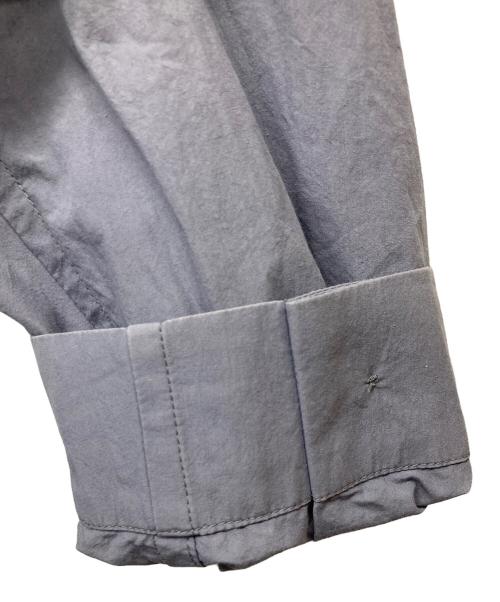 HOMME PLISSE ISSEY MIYAKE（オム プリッセ イッセイ ミヤケ）HOMME PLISSE ISSEY MIYAKE (オム プリッセ イッセイ ミヤケ) STREAMLINE SHIRT グレー サイズ:3の古着・服飾アイテム