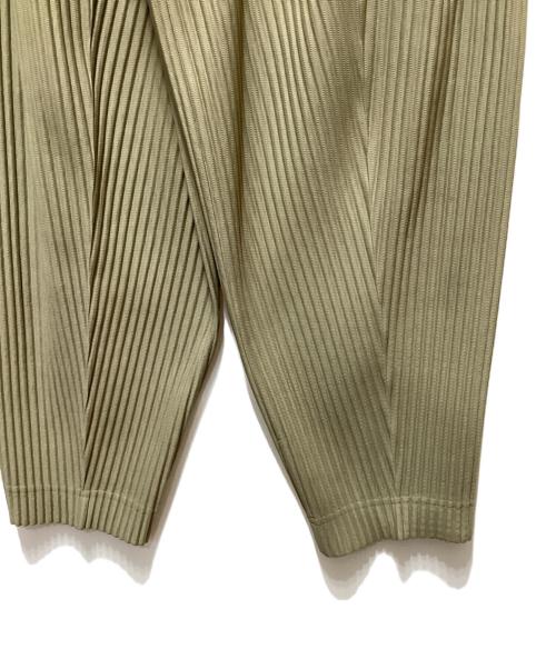 HOMME PLISSE ISSEY MIYAKE（オム プリッセ イッセイ ミヤケ）HOMME PLISSE ISSEY MIYAKE (オム プリッセ イッセイ ミヤケ) パンツ オリーブ サイズ:1の古着・服飾アイテム