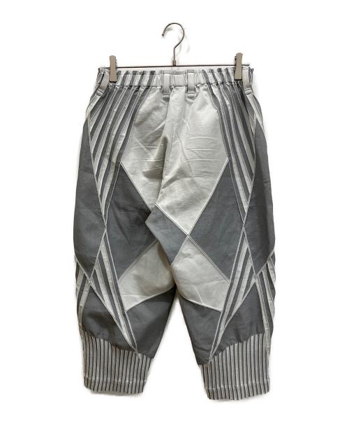 A-POC ABLE ISSEY MIYAKE（エイポック エイブル イッセイ ミヤケ）A-POC ABLE ISSEY MIYAKE (エイポック エイブル イッセイ ミヤケ) パンツ グレー サイズ:2の古着・服飾アイテム