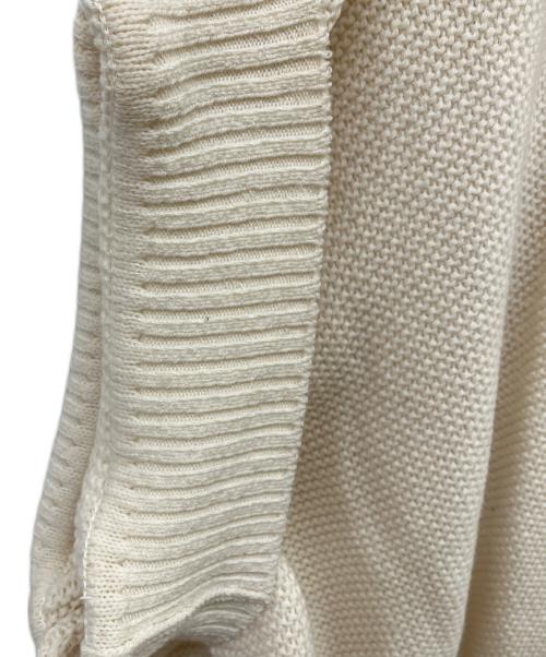 ISSEY MIYAKE（イッセイミヤケ）ISSEY MIYAKE (イッセイミヤケ) ポンチョニット アイボリー サイズ:2の古着・服飾アイテム
