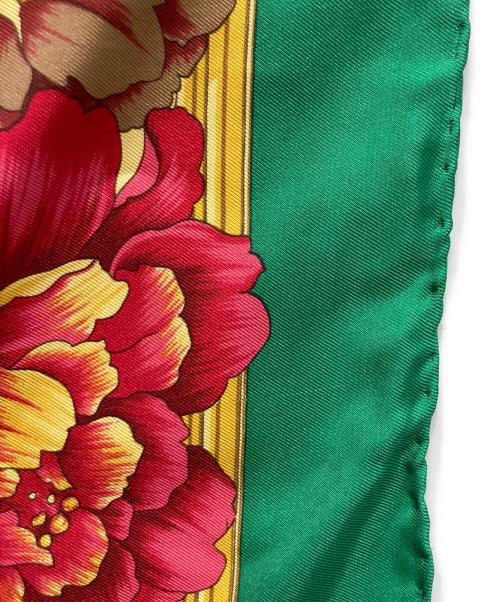 Salvatore Ferragamo（サルヴァトーレ フェラガモ）Salvatore Ferragamo (サルヴァトーレ フェラガモ) シルクスカーフ グリーンの古着・服飾アイテム