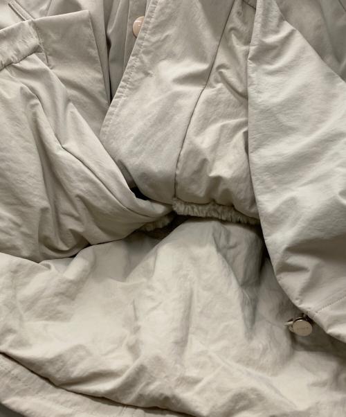 YONFA（ヨンファ）YONFA (ヨンファ) パデットファーコート ベージュ サイズ:Sの古着・服飾アイテム