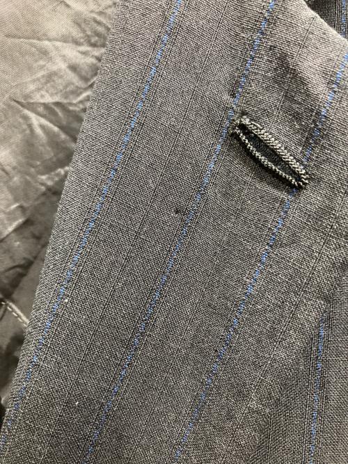 COMME des GARCONS HOMME PLUS（コムデギャルソンオムプリュス）COMME des GARCONS HOMME PLUS (コムデギャルソンオムプリュス) 特殊加工テーラードコート グレー サイズ:Ｍの古着・服飾アイテム