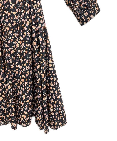 merlette（マーレット）merlette (マーレット) フラワープリントラップドレス ブラック サイズ:XSの古着・服飾アイテム