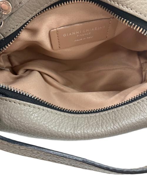 GIANNI CHIARINI（ジャンニ キアリーニ）GIANNI CHIARINI (ジャンニ キアリーニ) ALIFA/アリファレザーショルダーバッグ グレーの古着・服飾アイテム