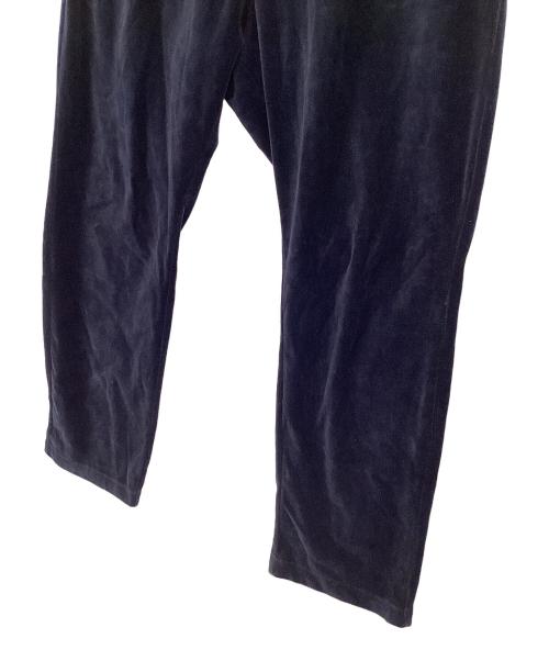 WHITE MOUNTAINEERING（ホワイトマウンテ二アニング）WHITE MOUNTAINEERING (ホワイトマウンテ二アニング) UMBRO (アンブロ) VELOUR PANTS ネイビー サイズ:Mの古着・服飾アイテム