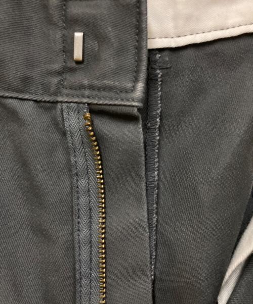 COOTIE PRODUCTIONS（クーティープロダクツ）COOTIE PRODUCTIONS (クーティープロダクツ) Dickies (ディッキーズ) Raza 1 Tuck Trousers グレー サイズ:SIZE Sの古着・服飾アイテム