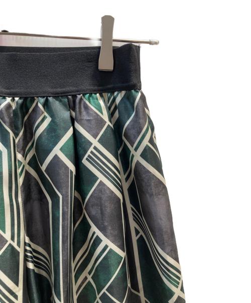 M・Fil（エムフィル）M・fil (エムフィル) プリントワイドパンツ グリーン サイズ:36の古着・服飾アイテム