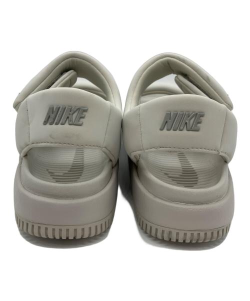 NIKE（ナイキ）NIKE (ナイキ) NIKE CALM SANDAL ホワイト サイズ:US6 UK3.5 EUR36.5 cm23 BR35 CN230の古着・服飾アイテム