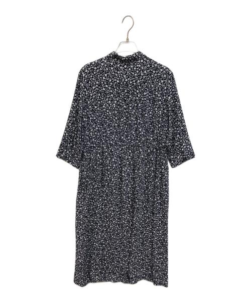 23区（ニジュウサンク）23区 (ニジュウサンク) ブルームフラワープリントワンピース ネイビー サイズ:46 未使用品の古着・服飾アイテム
