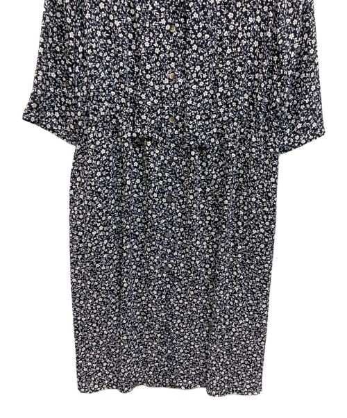 23区（ニジュウサンク）23区 (ニジュウサンク) ブルームフラワープリントワンピース ネイビー サイズ:46 未使用品の古着・服飾アイテム