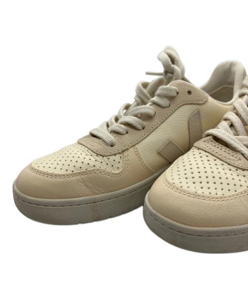 VEJA（ヴェジャ）VEJA (ヴェジャ) スニーカー ベージュ サイズ:23の古着・服飾アイテム