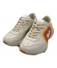 GUCCI（グッチ）の古着「Interlocking G and Hearts スニーカー」｜ベージュ