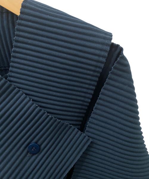 me ISSEY MIYAKE（ミーイッセイ ミヤケ）me ISSEY MIYAKE (ミーイッセイ ミヤケ) ハイネックプリーツカーディガン ダークネイビー サイズ:Freeの古着・服飾アイテム