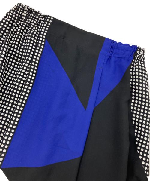 ISSEY MIYAKE（イッセイミヤケ）ISSEY MIYAKE (イッセイミヤケ) タックスカート ブラック サイズ:2の古着・服飾アイテム