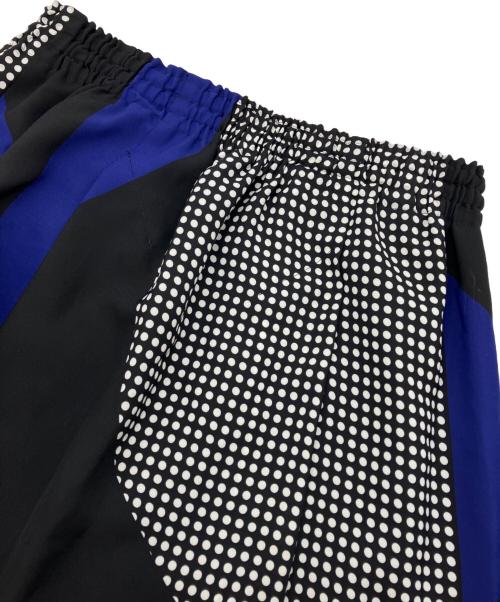 ISSEY MIYAKE（イッセイミヤケ）ISSEY MIYAKE (イッセイミヤケ) タックスカート ブラック サイズ:2の古着・服飾アイテム