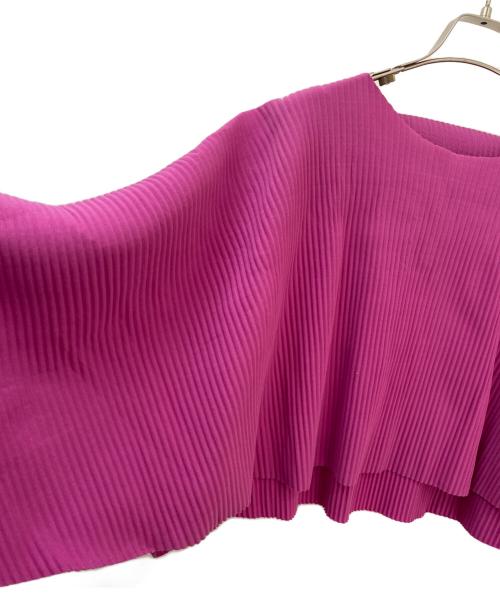 me ISSEY MIYAKE（ミーイッセイ ミヤケ）me ISSEY MIYAKE (ミーイッセイ ミヤケ) プリーツクロップドカットソー ショッキングピンク サイズ:Freeの古着・服飾アイテム