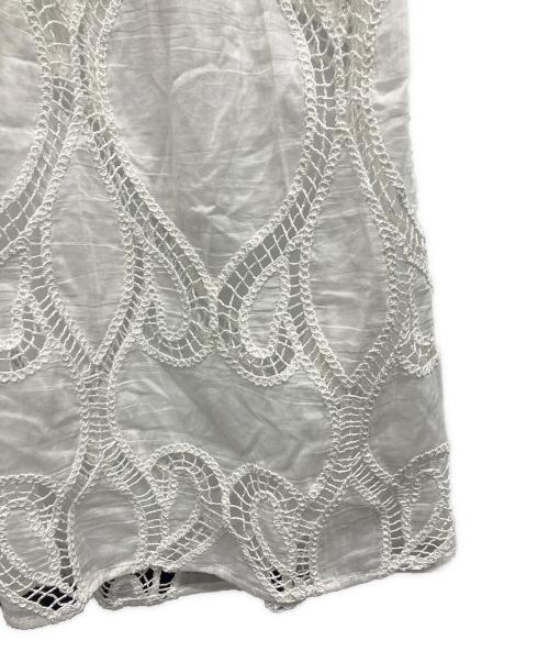 EMOELLE（エモエレ）EMOELLE (エモエレ) エンブロイダリーレースシャツワンピース ホワイト サイズ:Free 未使用品の古着・服飾アイテム