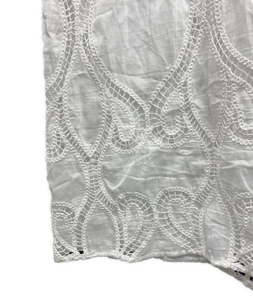 EMOELLE（エモエレ）EMOELLE (エモエレ) エンブロイダリーレースシャツワンピース ホワイト サイズ:Free 未使用品の古着・服飾アイテム
