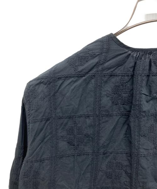 KAGURE（カグレ）KAGURE (カグレ) クロスステッチドロストブラウス ブラック サイズ:Freeの古着・服飾アイテム