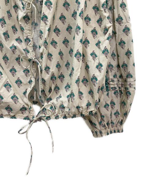 ne quittez pas（ヌキテパ）ne quittez pas (ヌキテパ) Poplin Paisley Print Ribbon Blouse ベージュ サイズ:Freeの古着・服飾アイテム