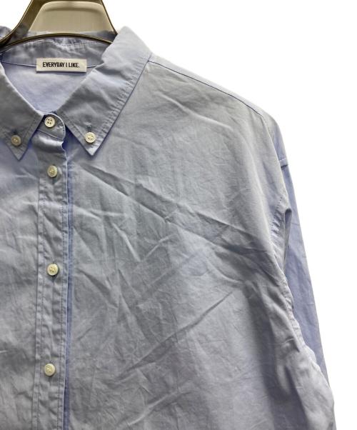 EVERYDAY I LIKE.（エヴリデイ アイ ライク）EVERYDAY I LIKE. (エヴリデイ アイ ライク) Cropped BD シャツ ブルー サイズ:FREEの古着・服飾アイテム